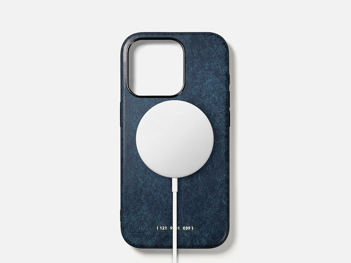 121 MagSafe Snowflake Leather Case | iPhone 15 Pro - Image 10